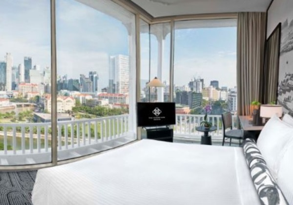 Panoramic Riverview Room