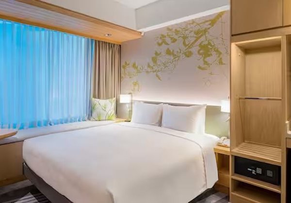 King Accessible Room