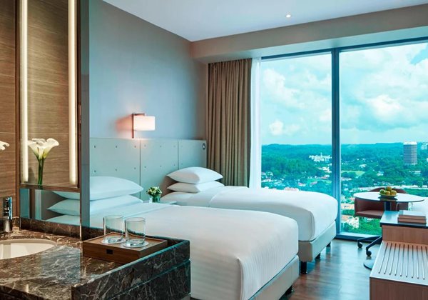 Guest room, 2 Twins, Cityscape view