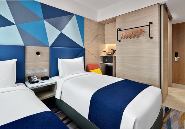 G*7様 セントポーリア　「ジンズ　イーブン」 G*7様 セントポーリア 「ジンズ イーブン」 G*7様 セントポーリア