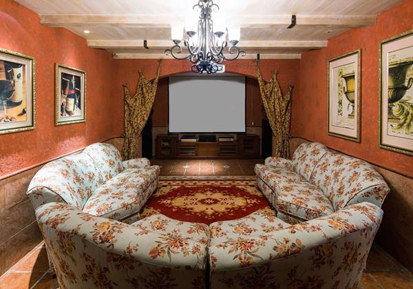 Deluxe Suite with Home Theater