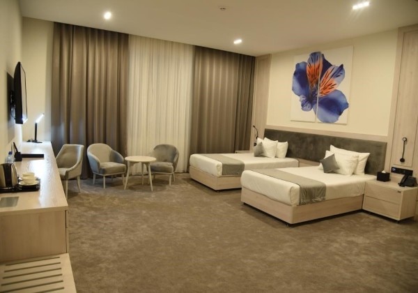 Corner Suite