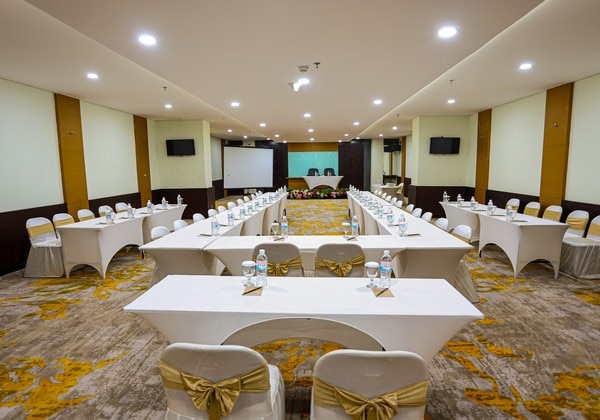 MEETING ROOM