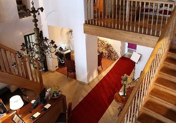 Interior & Reception