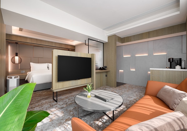 Honeymoon Corner Suite