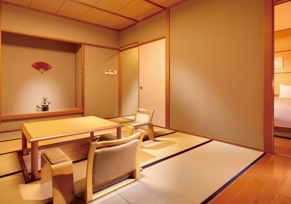 No Window Standard Suite