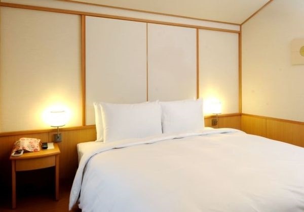 No Window Standard Double