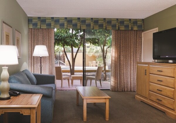 1KING BED 2ROOM SPACIOUS SUITE NOSMOKING