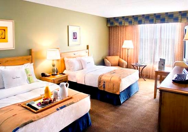 2DOUBLE BEDS NS SPACIOUS AND CONTEMPORAR