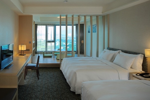 Deluxe Japanese Family Room