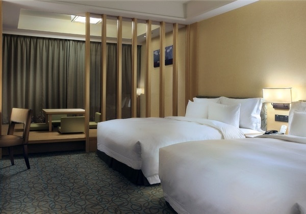 Deluxe Japanese Family Room