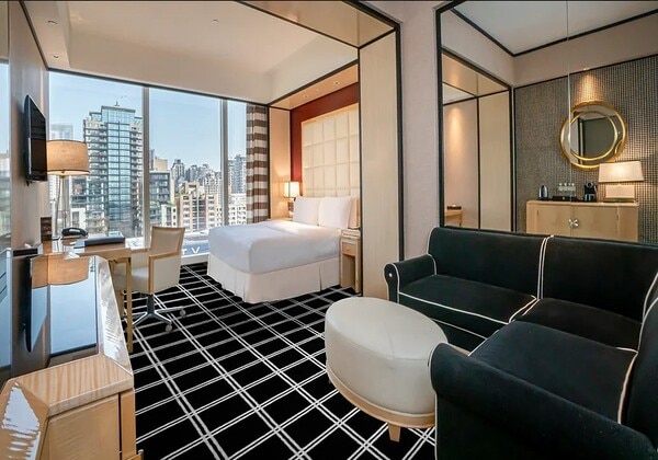 Deluxe King Room
