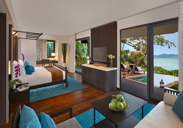 BEACH FRONT POOL SUITE