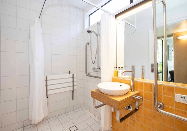 Deluxe Rainforest Suite