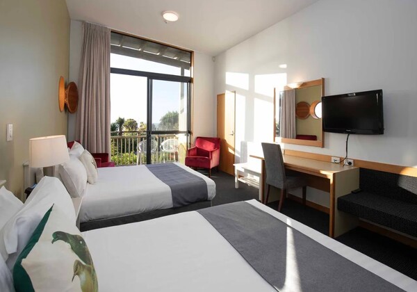 Rainforest Twin Queen Room Balcony