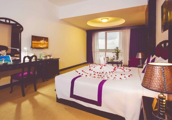 Deluxe River View King/ Twin