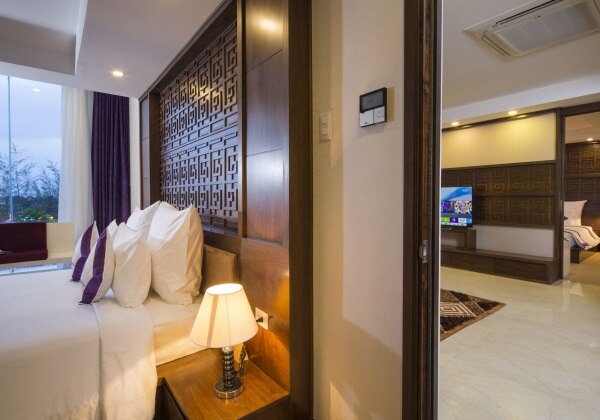 Presidential River View King