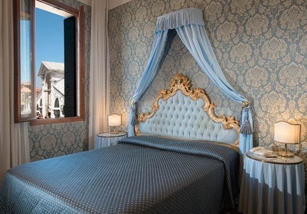 Junior Suite with Grand Canal View