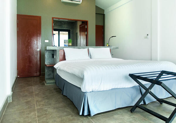 Deluxe Beach Bungalow