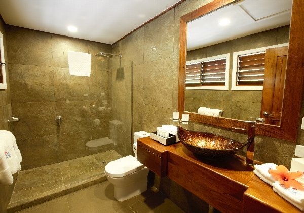 ファレ・バスルーム