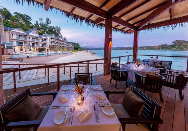 AKIRIRIレストラン（夜）