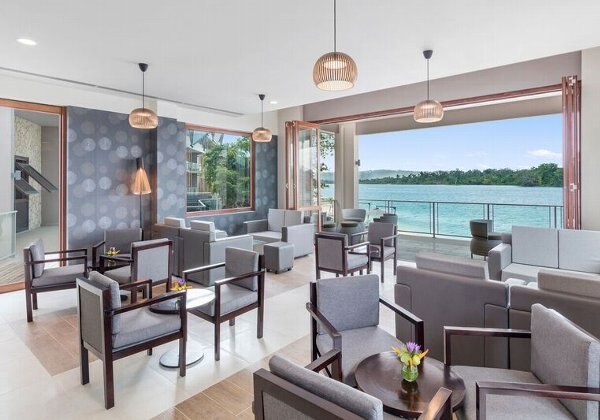 ラウンジ・バー