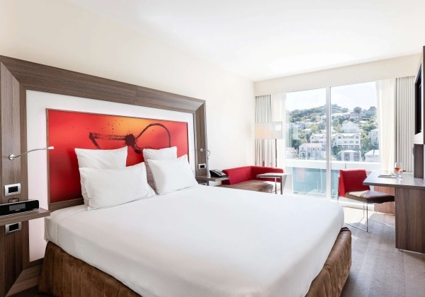 Superior Room with 1 King Bed