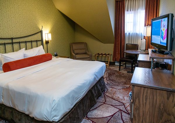 Standard room with 1 King Bed