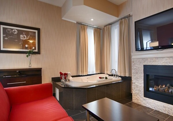 King Suite with Whirlpool