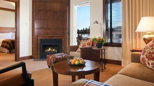Deluxe Four Seasons Executive Suite