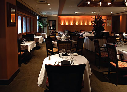 Cinnamon Bear Bar & Grille