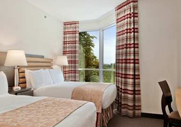 2 DOUBLE BEDS 1 BEDROOM SUITE