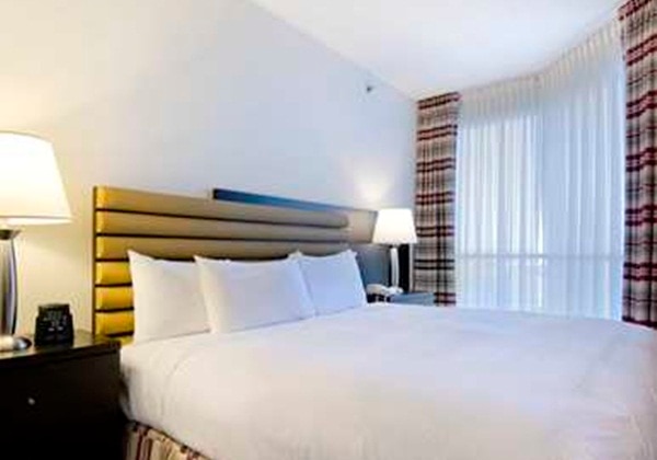 1 KING BED 1BEDROOM CORNER SUITE