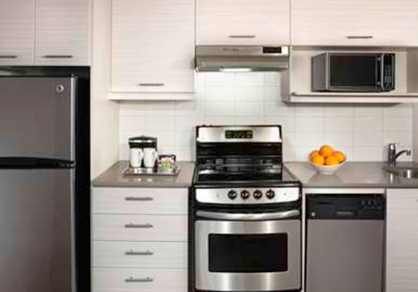 2 DOUBLE BEDS 1 BEDROOM KITCHEN SUITE