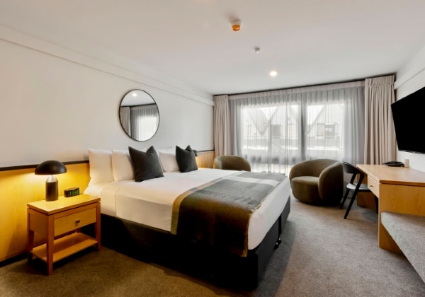 Standard Split King Chalet