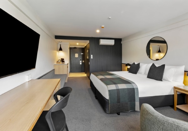 Standard Split King Chalet