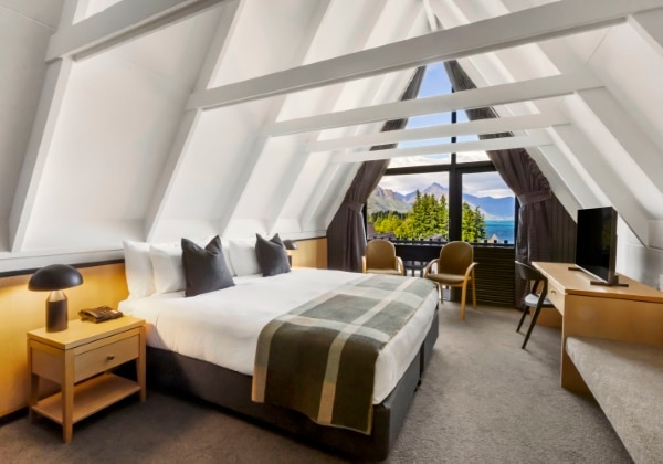 Superior Split King Chalet View